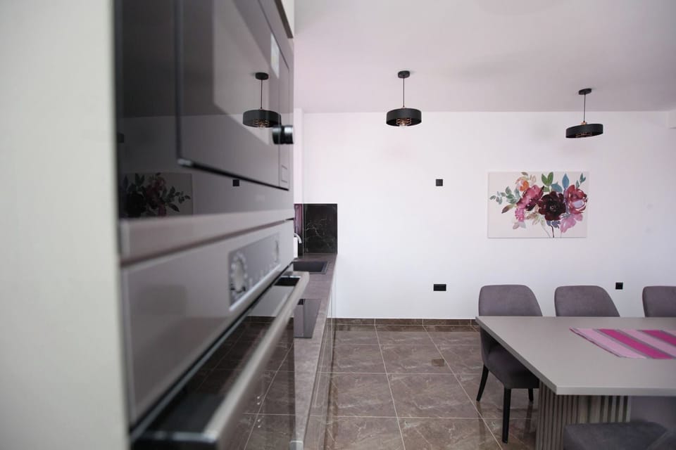 Luxury Apartment, 3 Bedrooms, Air conditioning, Sea View | Interior