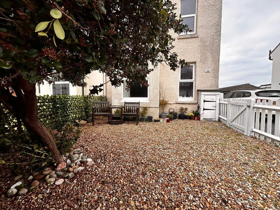 Private garden for the apartment