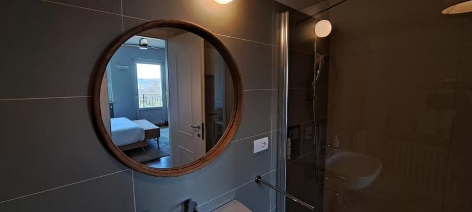 Double Room, Balcony, Garden View | Bathroom