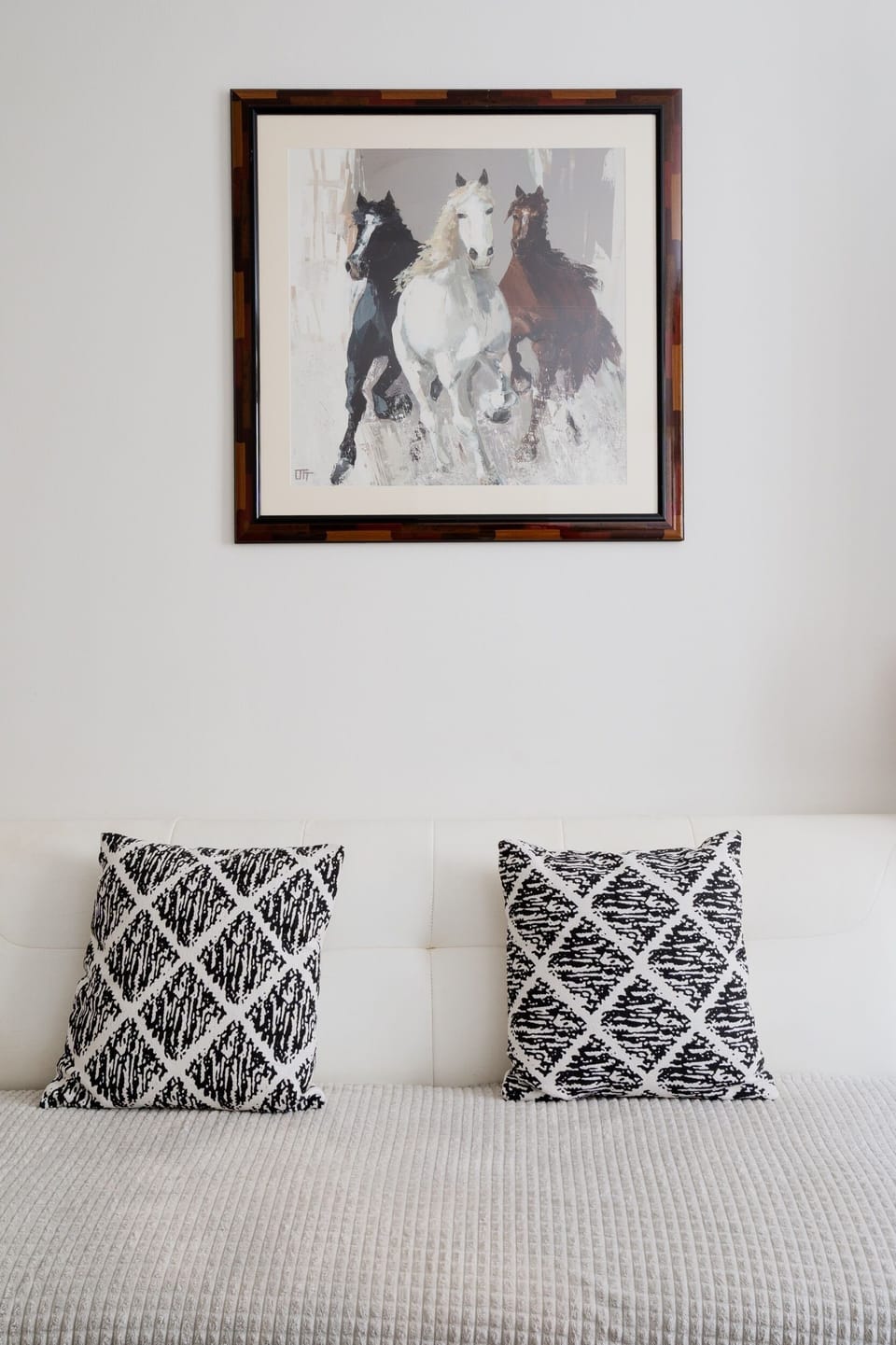 Apartment, 1 Queen Bed, City View | Interior