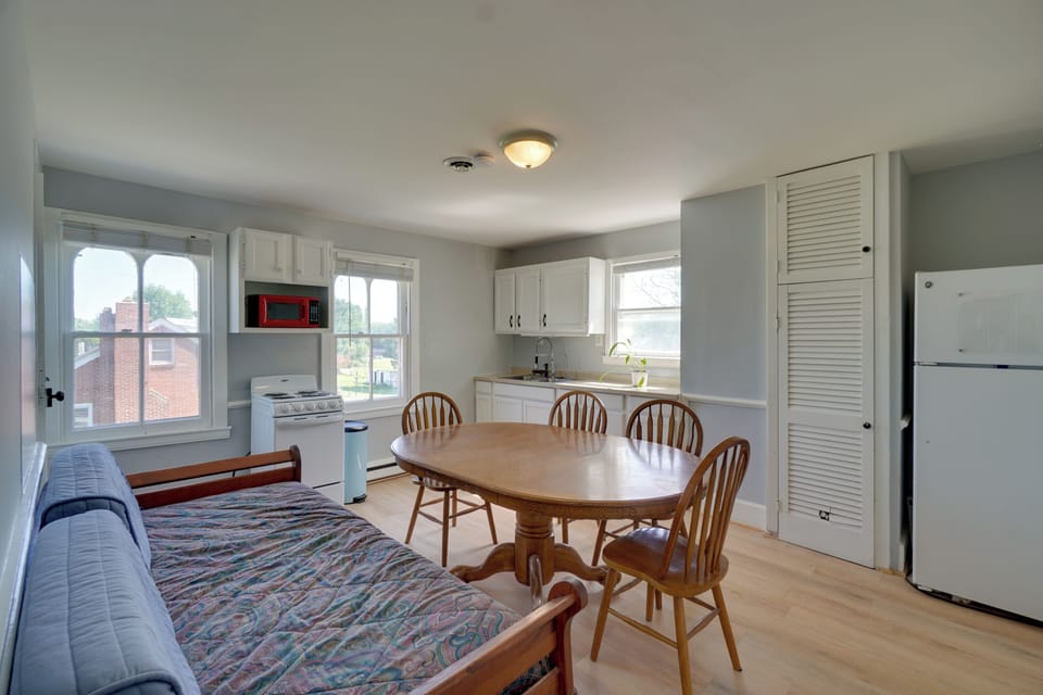 Dining Table | Kitchen | Main Floor