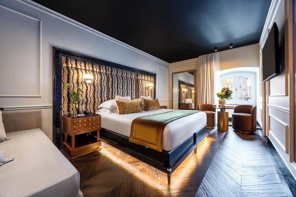 Room (Deluxe King Room) | Premium bedding, memory foam beds, minibar, in-room safe