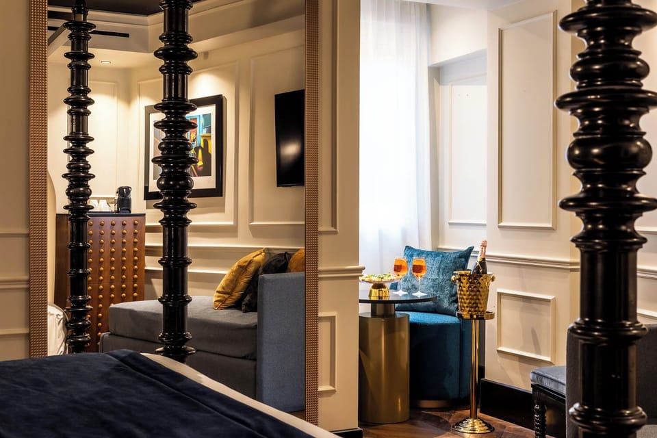 Room (Deluxe King Room) | Premium bedding, memory foam beds, minibar, in-room safe