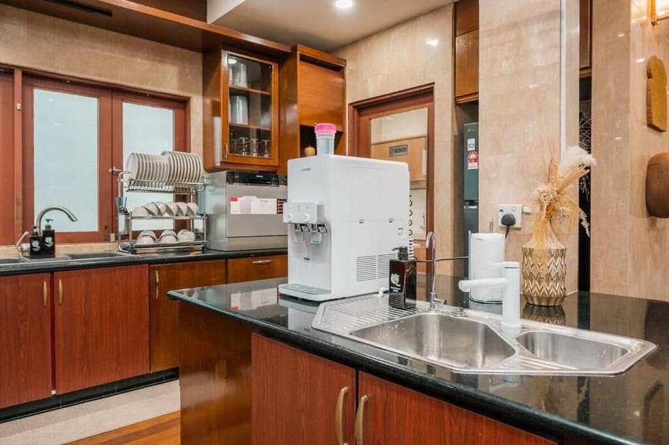 Villa | Private kitchen | Electric kettle, toaster