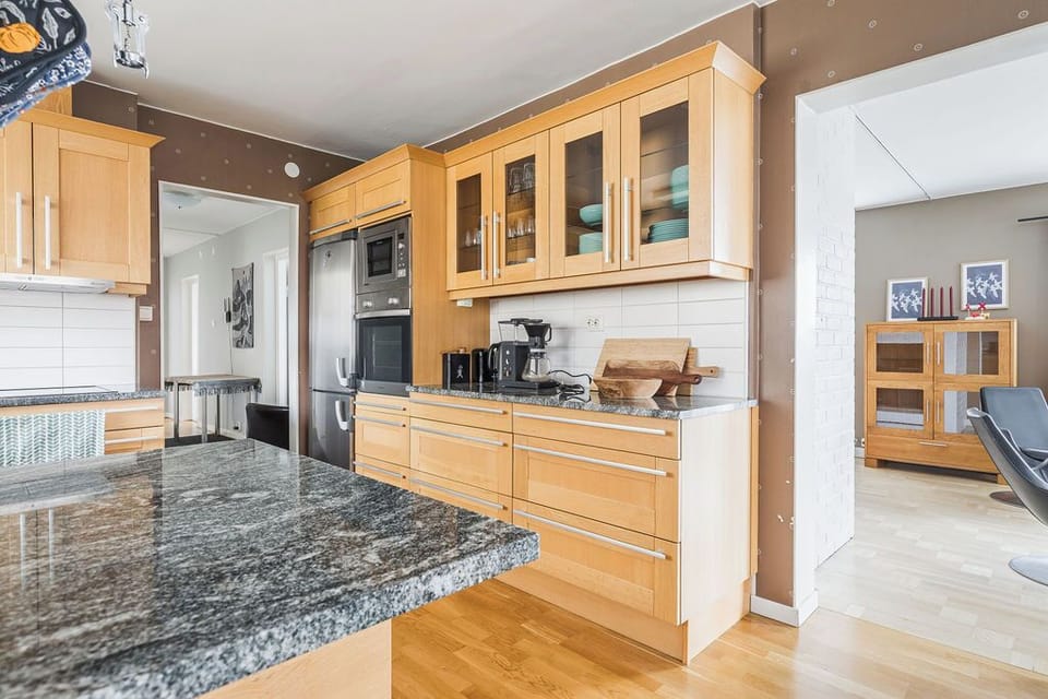 Apartment, 3 Bedrooms, Non Smoking, Lake View | Private kitchen | Electric kettle, toaster, highchair