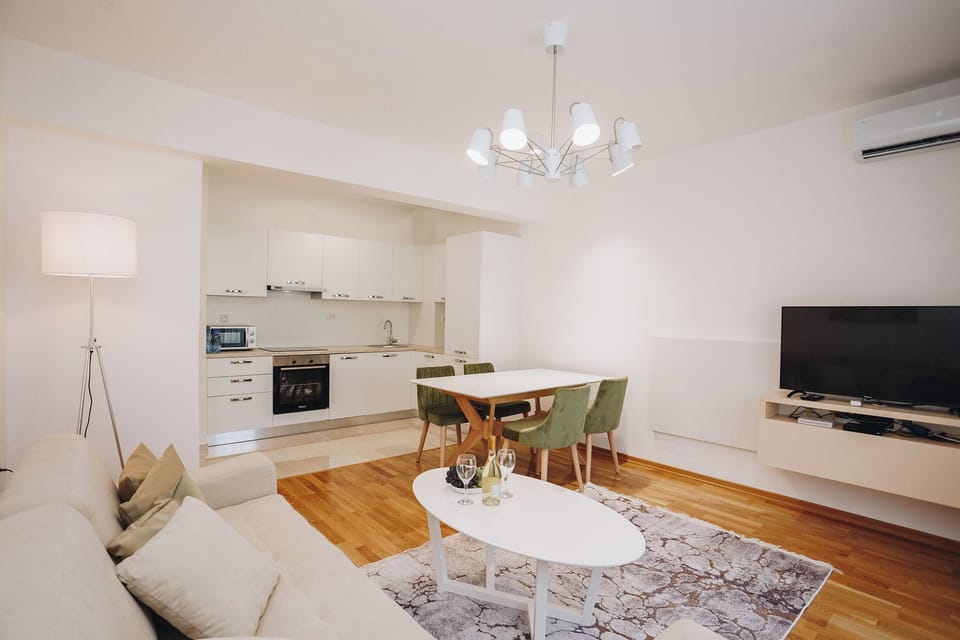 Comfort Apartment, Lanai, Sea View | Living area | Flat-screen TV