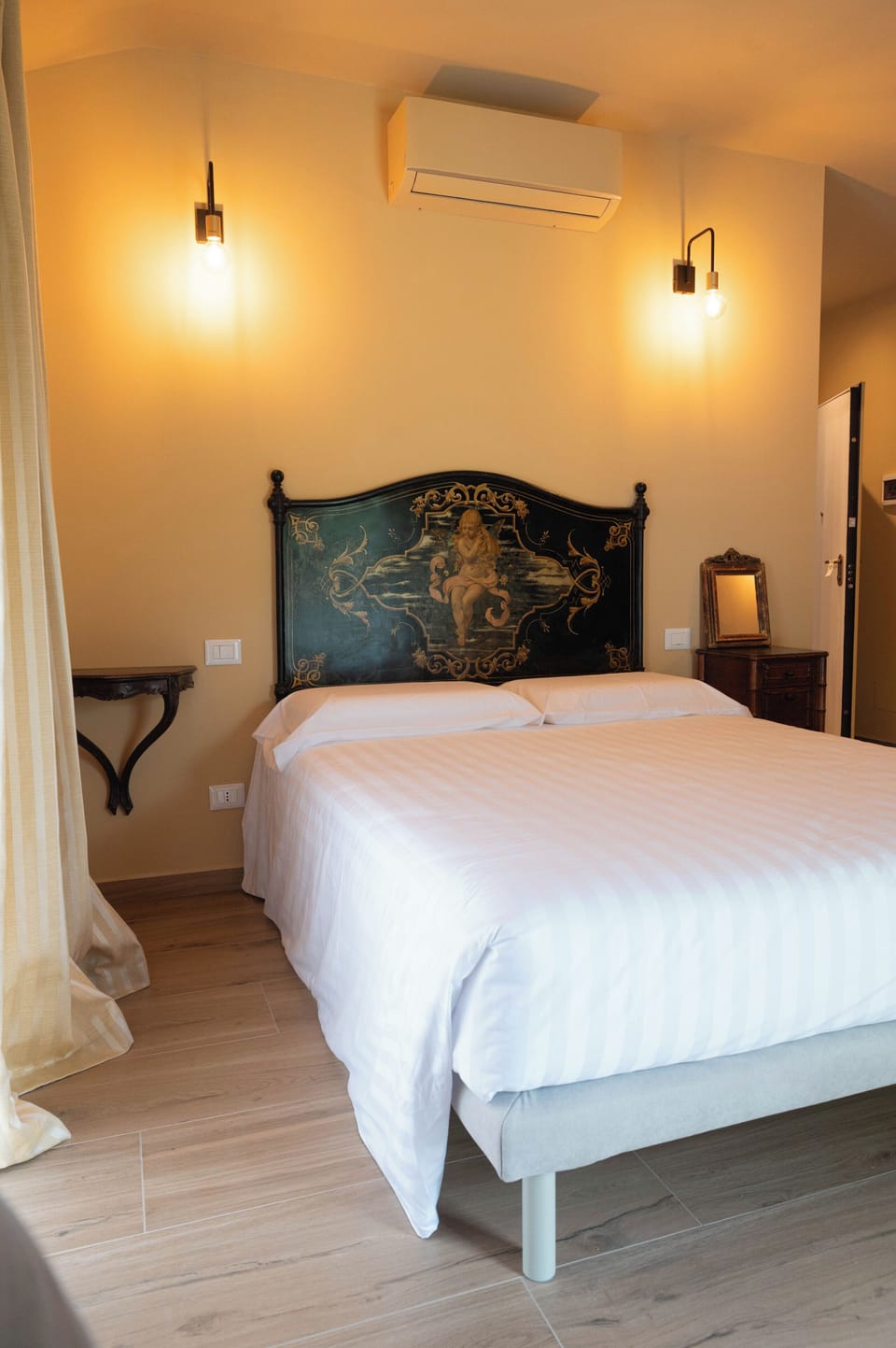 Classic Double or Twin Room, Patio | Desk, laptop workspace, blackout drapes, free WiFi