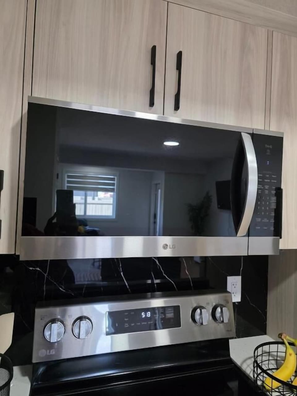 Apartment, 2 Bedrooms | Microwave
