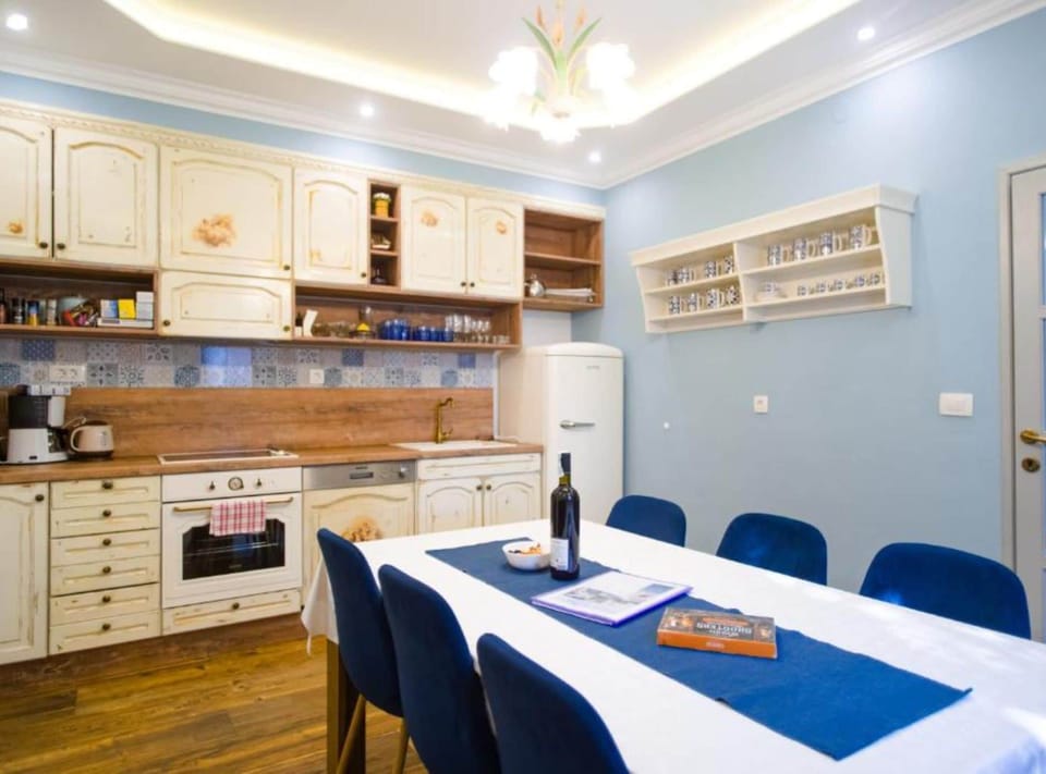 Apartment (Three Bedroom Apartment with Sea View) | Private kitchen | Fridge