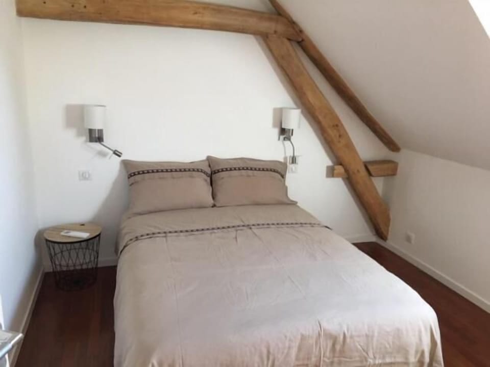 Double Room, Pool View | Soundproofing, iron/ironing board, free WiFi