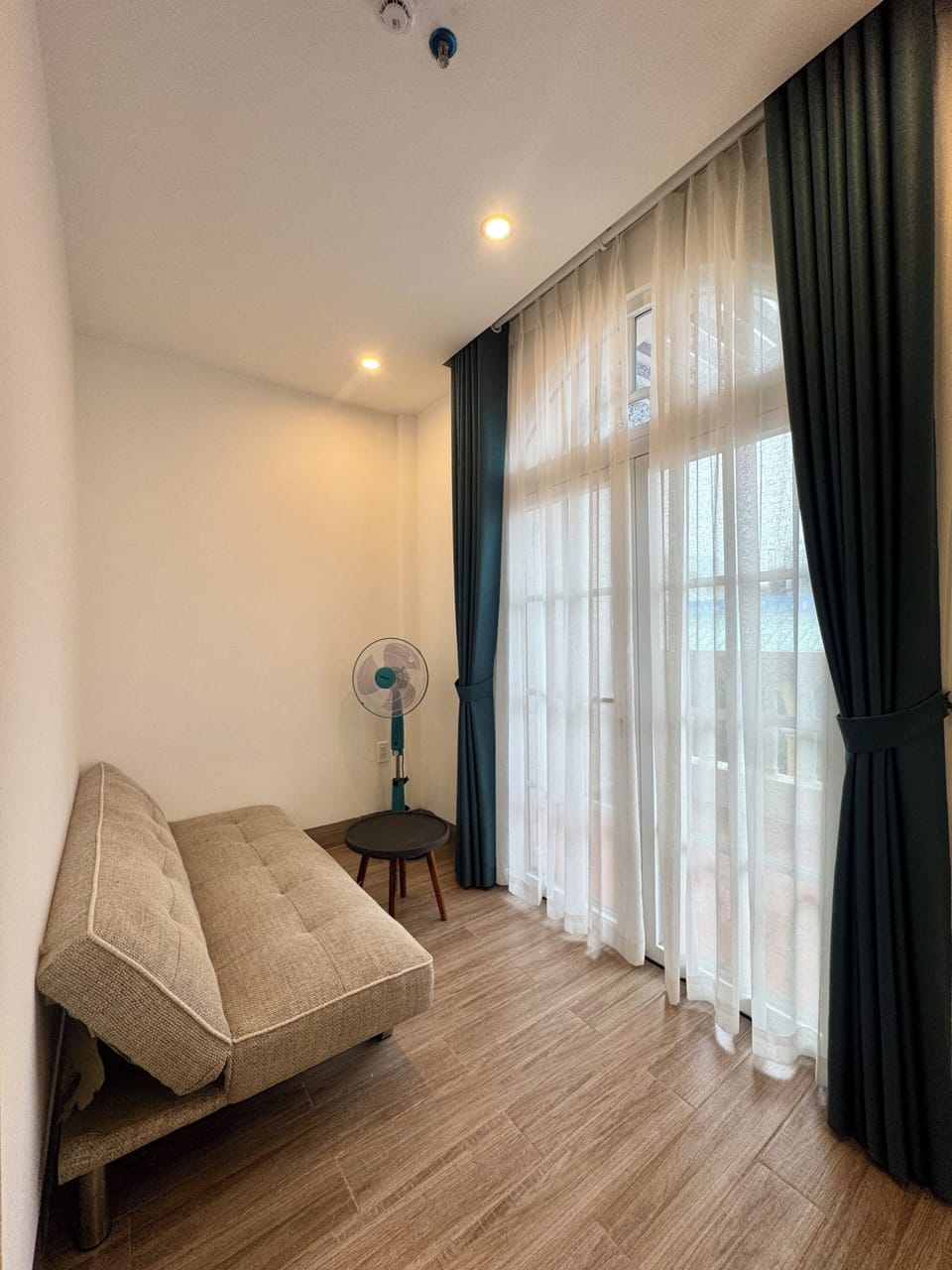 Deluxe Room, 1 King Bed, Ocean View | Desk, laptop workspace, free WiFi, bed sheets