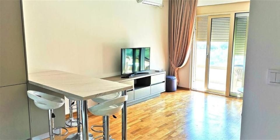 Comfort Apartment, Sea View | Interior