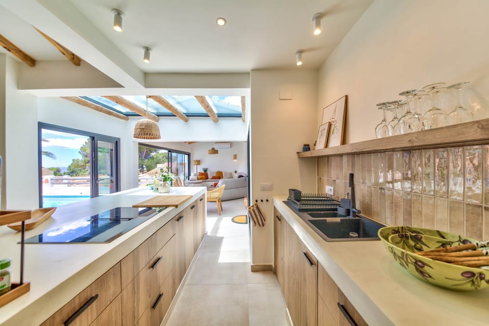 Kitchen Left 2