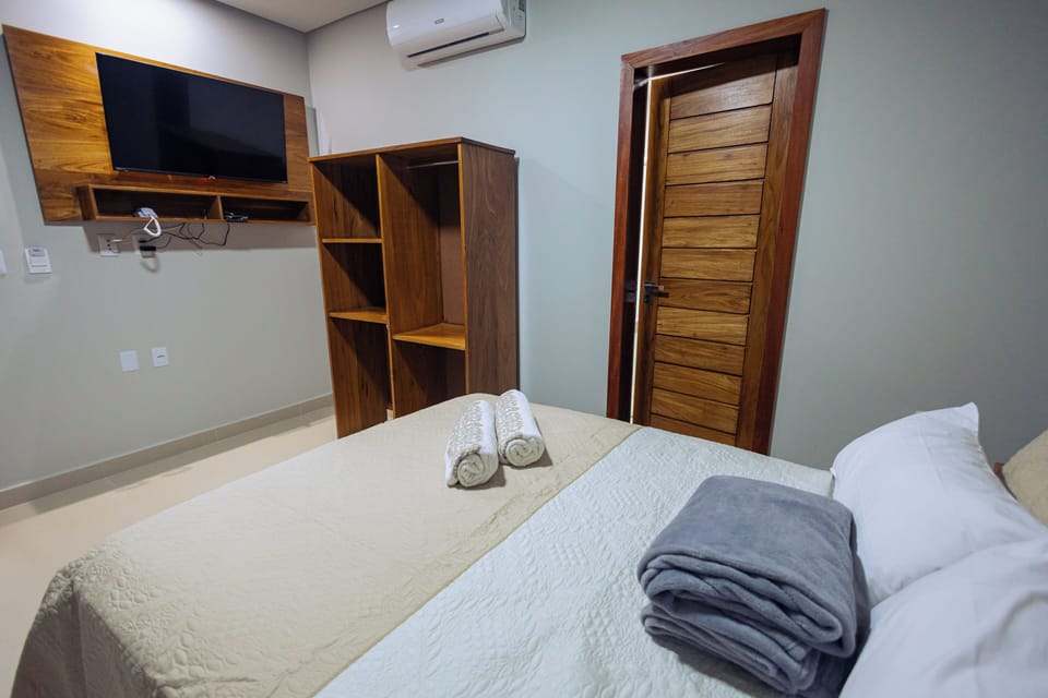 Suite, River View | Free WiFi, bed sheets, wheelchair access