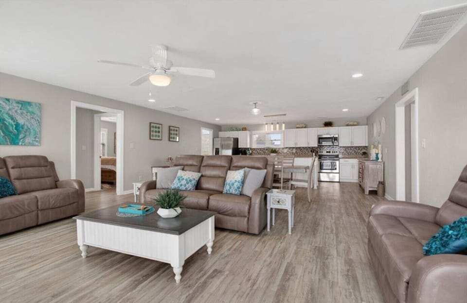 Designed for families and groups, this open-concept living area keeps everyone together while offering plenty of room to spread out.