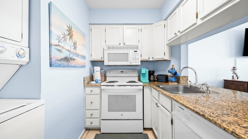 Sea Breeze 317 - Fully equipped kitchen