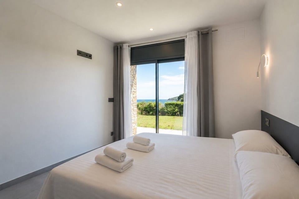 Double Bedroom – Second View 2