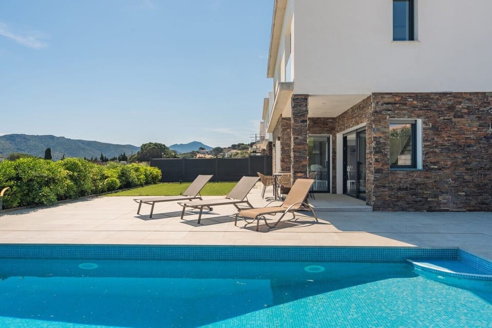 Private Pool & Mediterranean Terrace