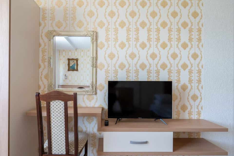 TV