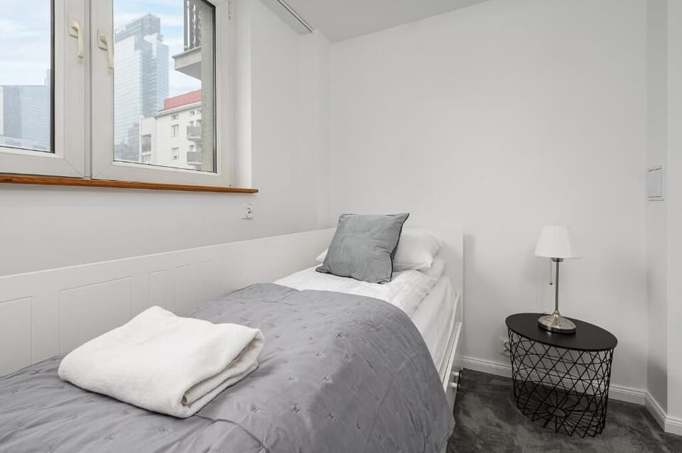 Iron/ironing board, WiFi (free)