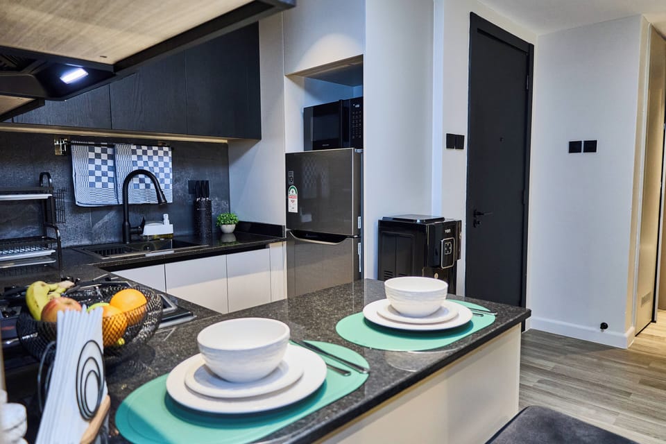 Superior Apartment, City View | Private kitchen | Full-size fridge, microwave, oven, stovetop