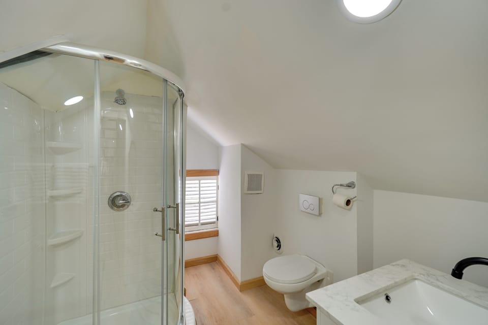 Family Farmside Getaway w/ Hot Tub in Fairplay! Apartment in Maryland