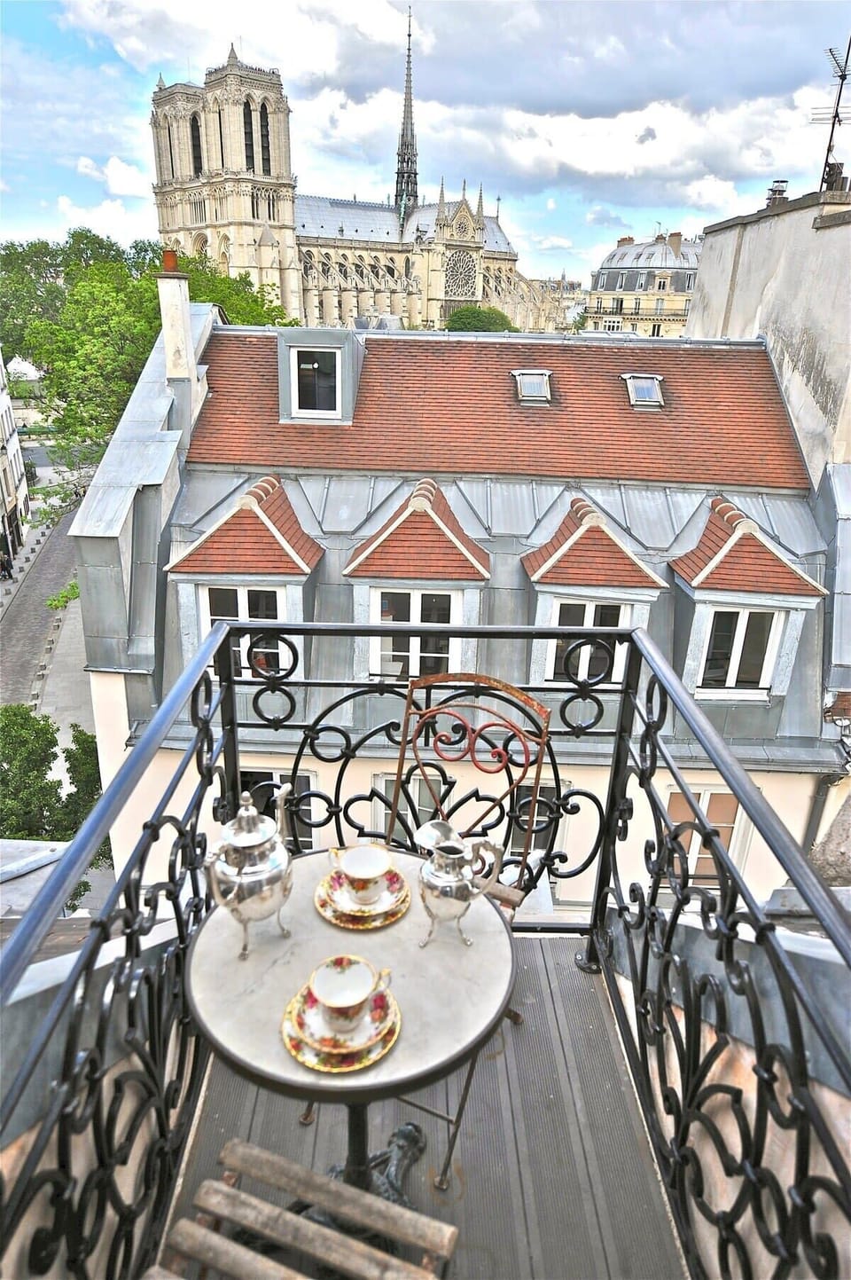 YOUR OWN BALCONY IN PARADISE
