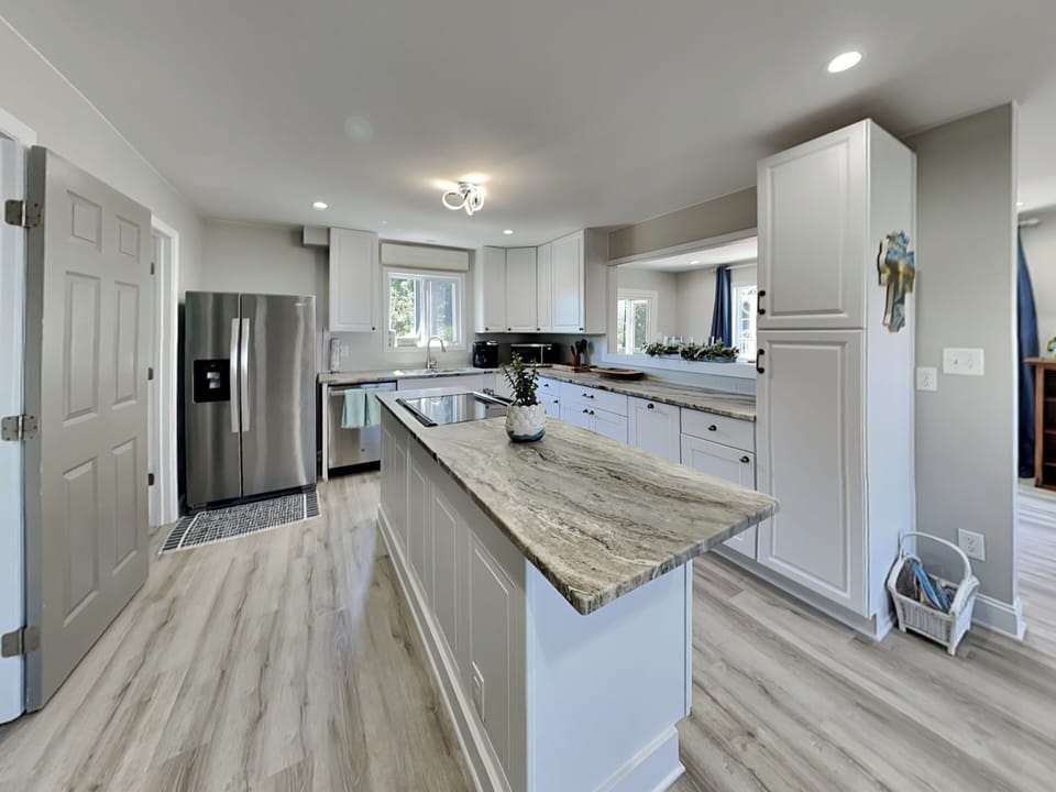 Fully Equipped Kitchen with Stainless Steel Appliances