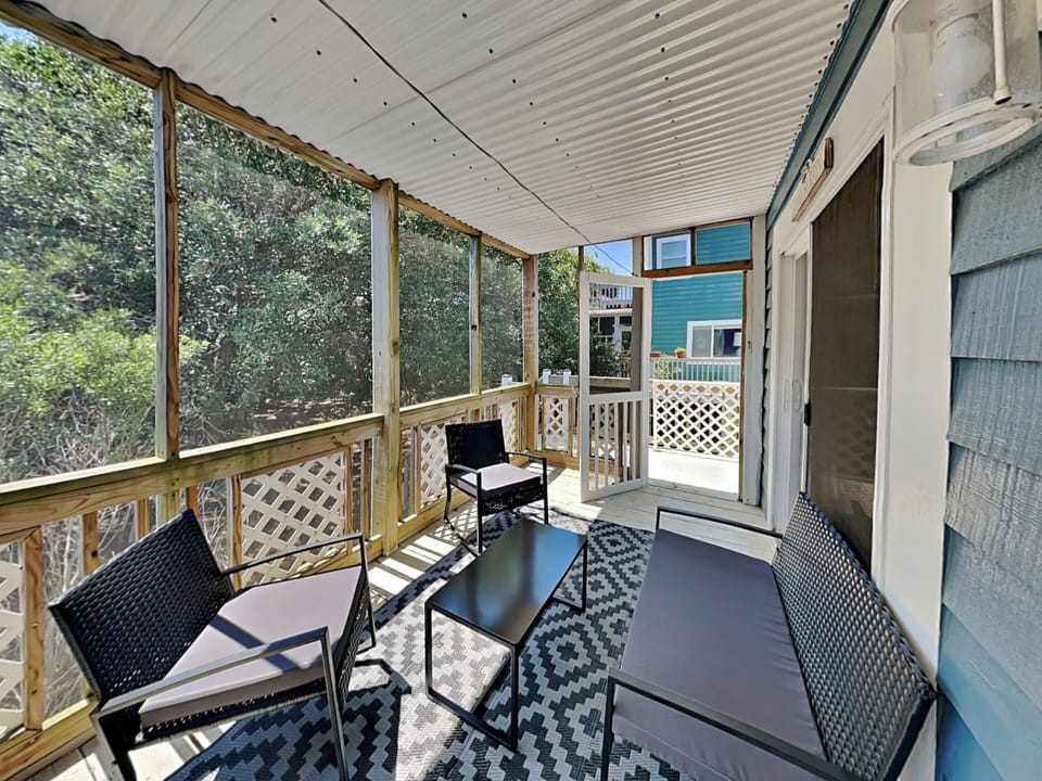 Screened-In Balcony with Seating