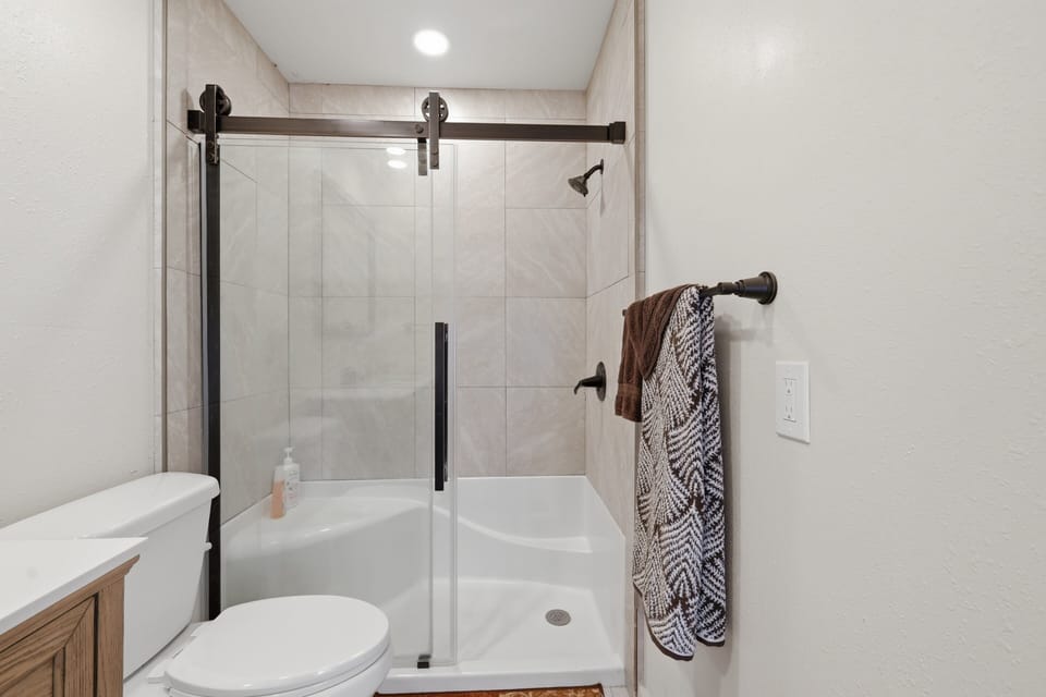 Modern Farmhouse 3br Tulsa Oasis 3 Bedroom Home House in Tulsa