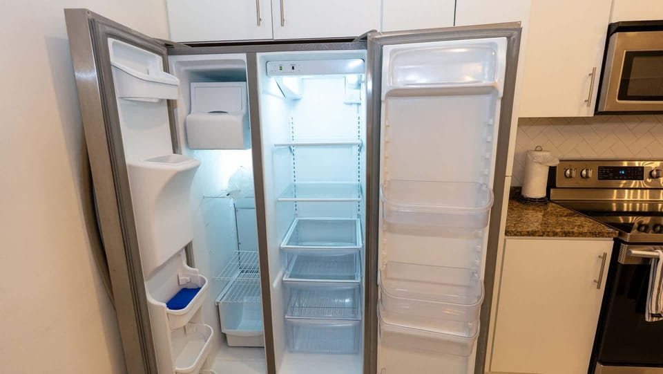 Apartment, 3 Bedrooms | Private kitchen | Coffee/tea maker, fridge, oven, toaster