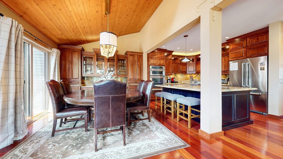 Townhome, 3 Bedrooms | Dining