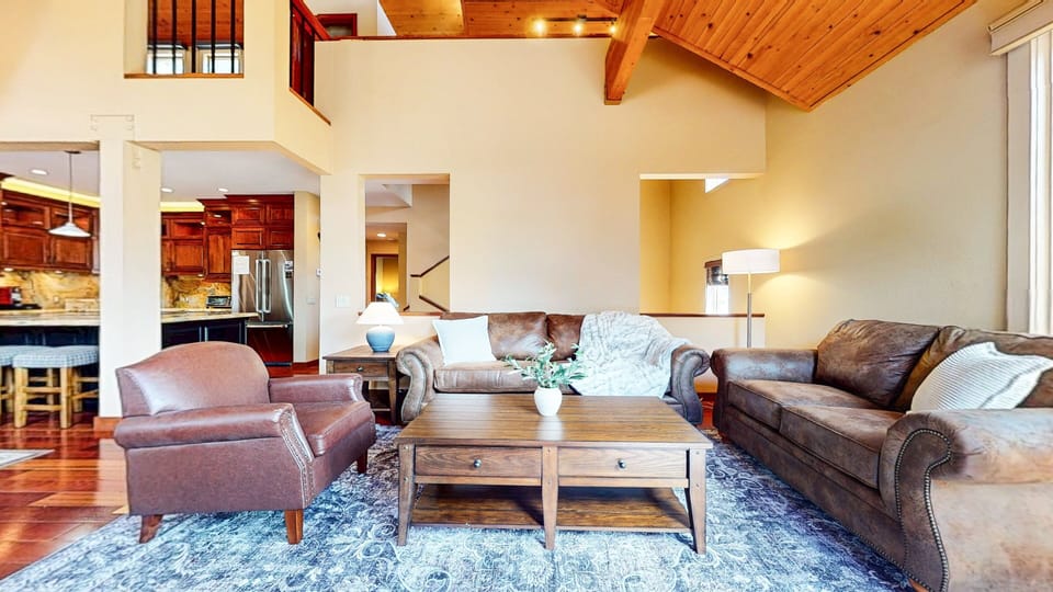 Townhome, 3 Bedrooms | Living area | Smart TV, streaming services