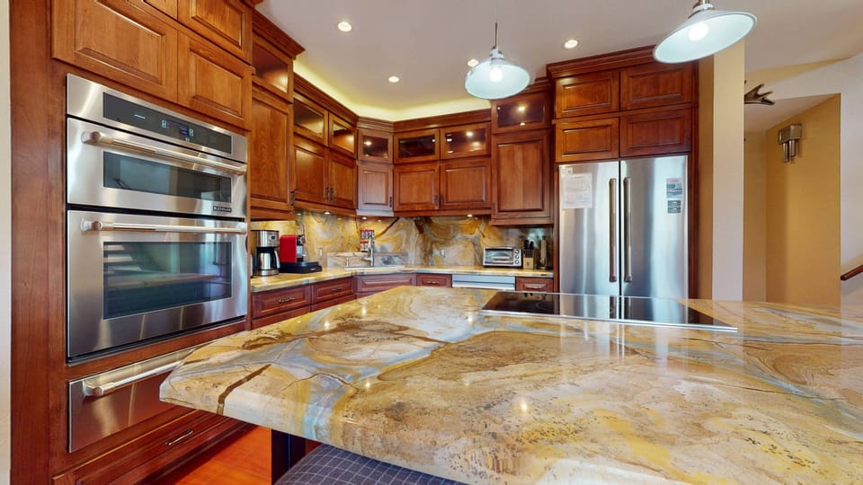 Townhome, 3 Bedrooms | Private kitchen | Fridge, oven, coffee/tea maker, toaster