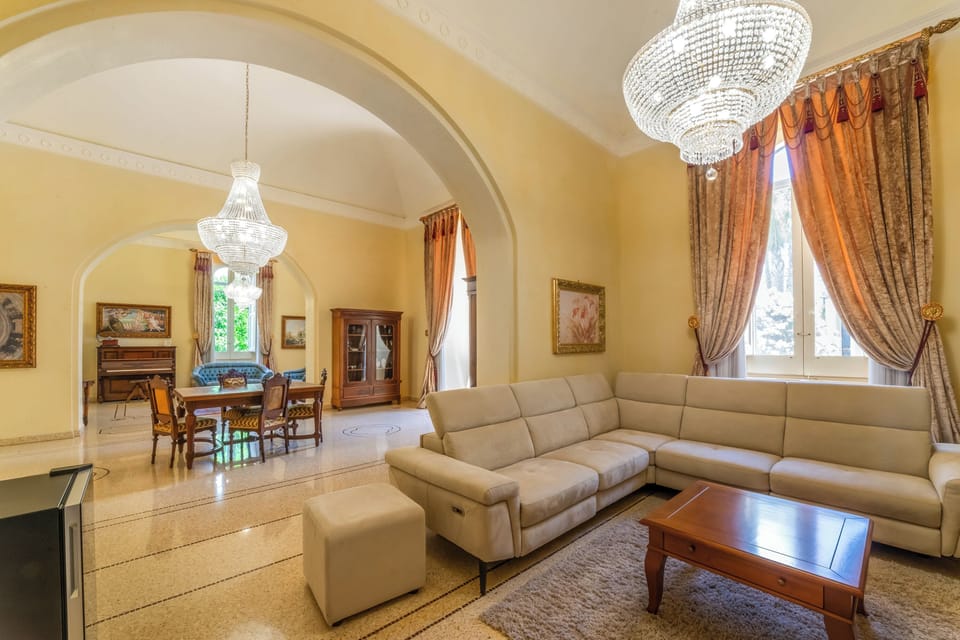 Luxury Villa, 6 Bedrooms, Microwave (Villa Ciardo Luxury And Pool) | Living area