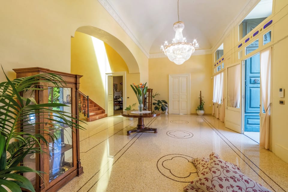 Luxury Villa, 6 Bedrooms, Microwave (Villa Ciardo with Private Pool in) | Interior