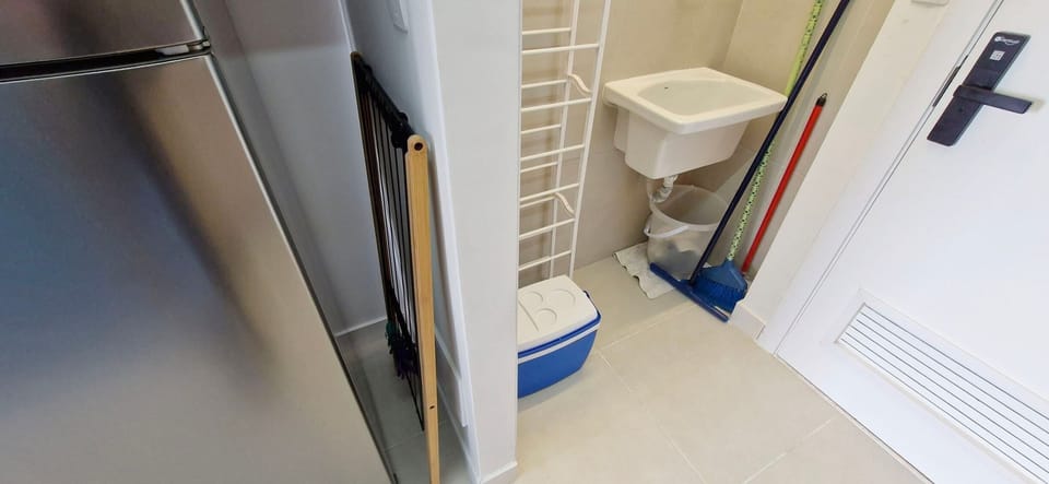 Basic Apartment | Private kitchen | Fridge, microwave, espresso maker, cookware/dishes/utensils