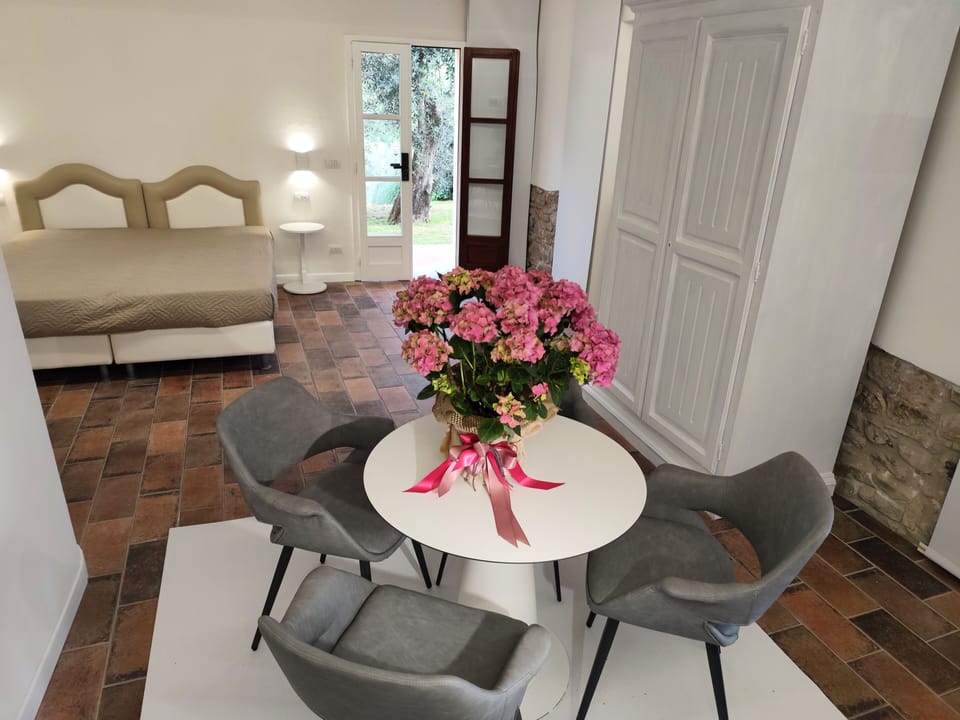 Camera Superior Montevettolini | Minibar, in-room safe, bed sheets