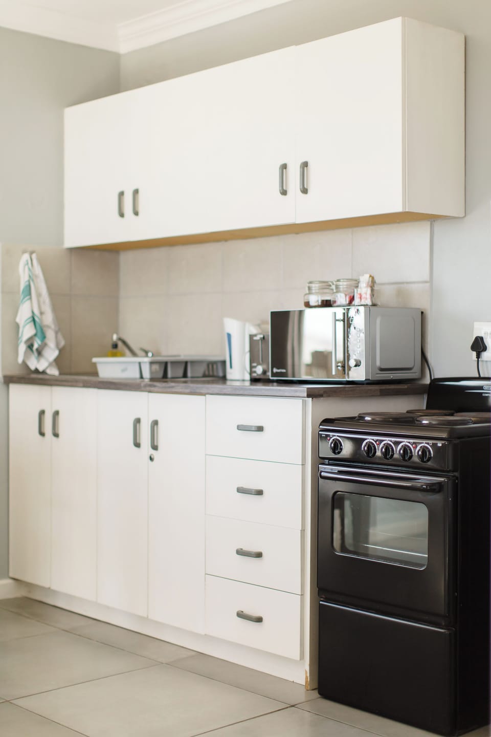 1 Bedroom Studio Apartment | Private kitchen | Electric kettle