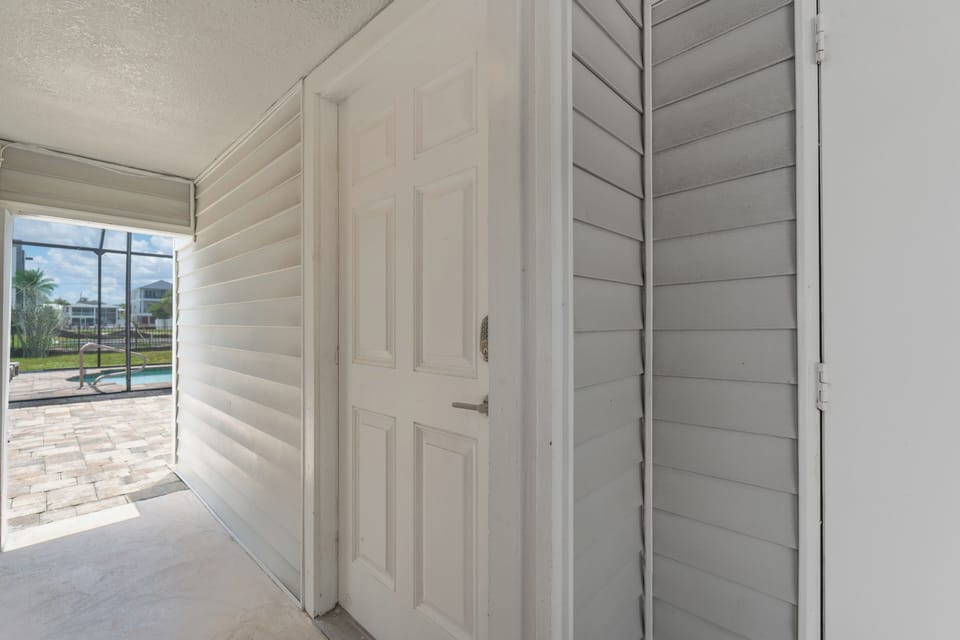 Lower entry to downstairs living area