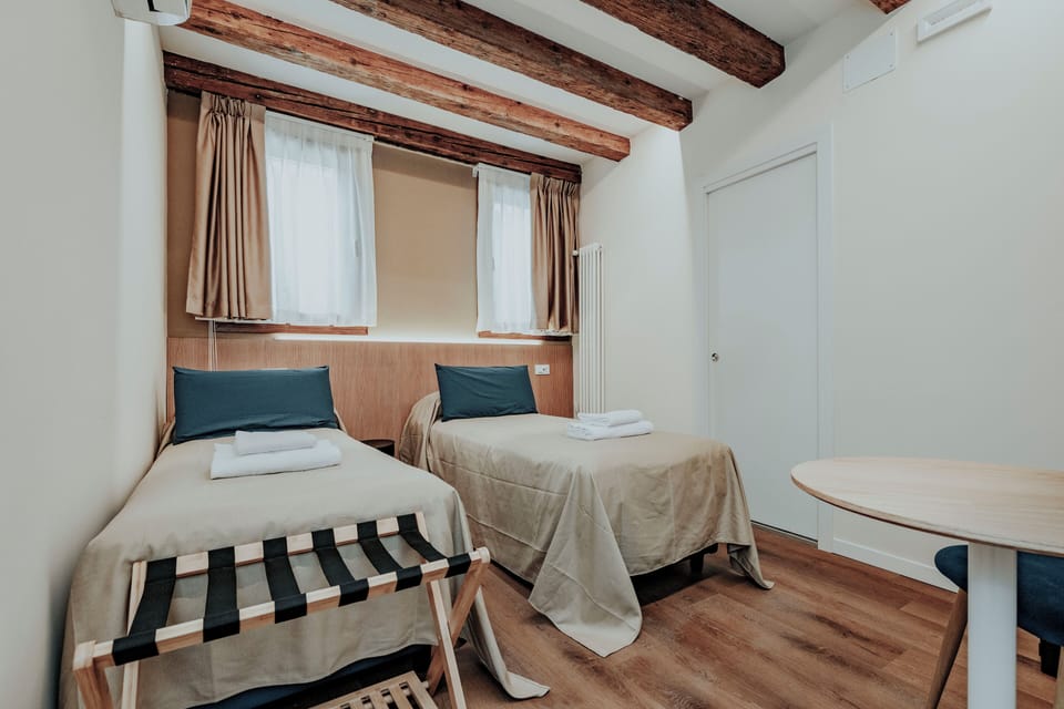 Deluxe Double Room | Free WiFi