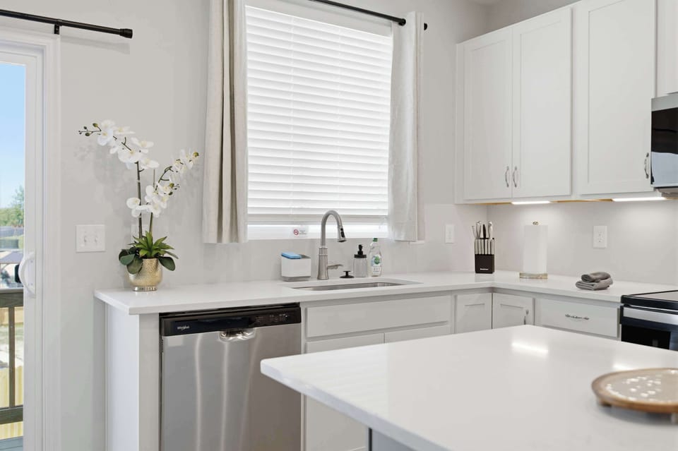 House, Multiple Beds, Garden View (Midway Bloom) | Private kitchen