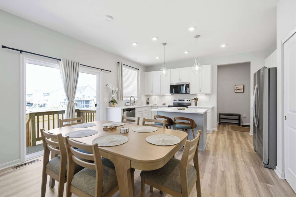 House, Multiple Beds, Garden View (Midway Bloom) | Dining