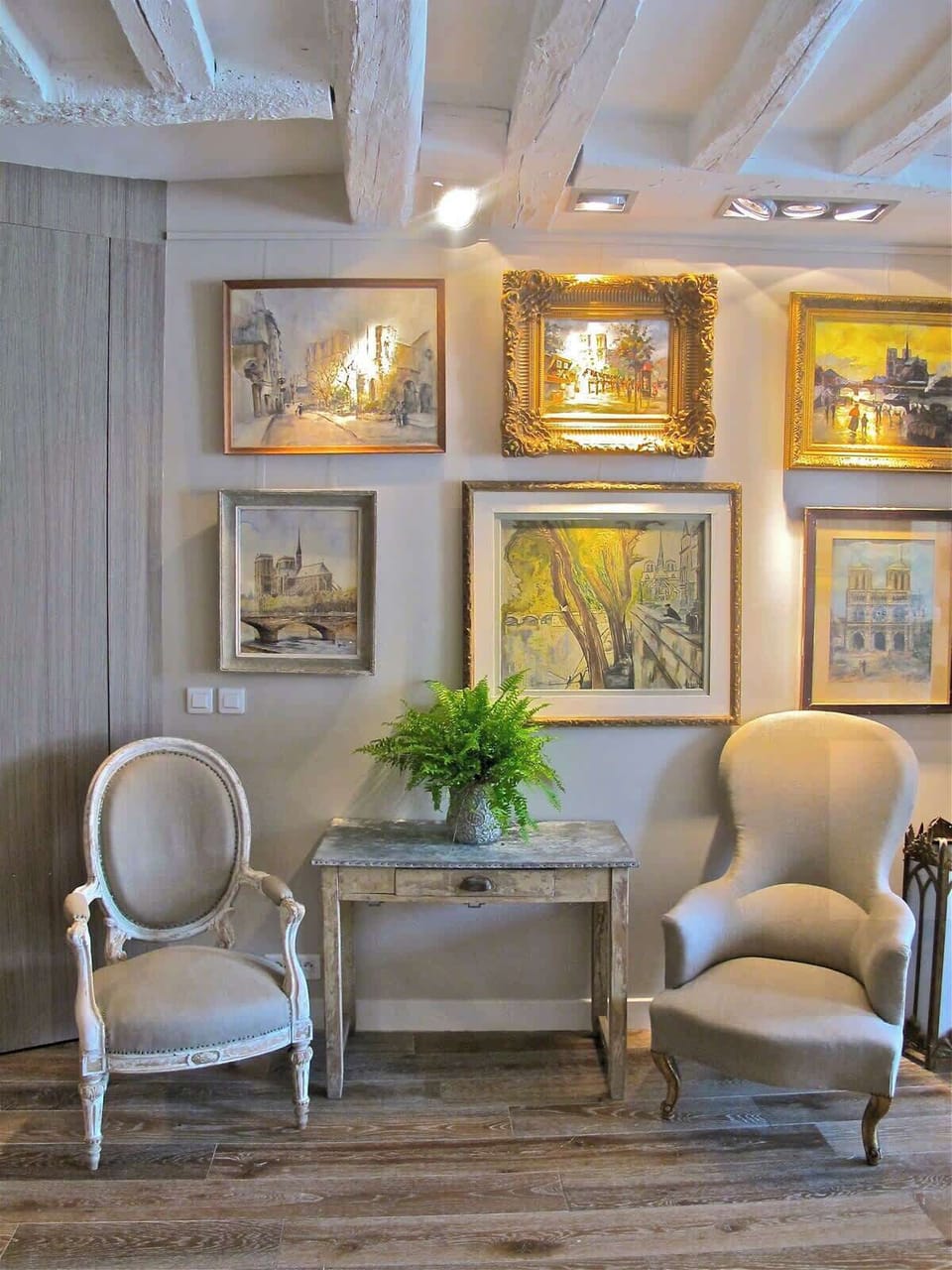 NOTRE DAME APARTMENT