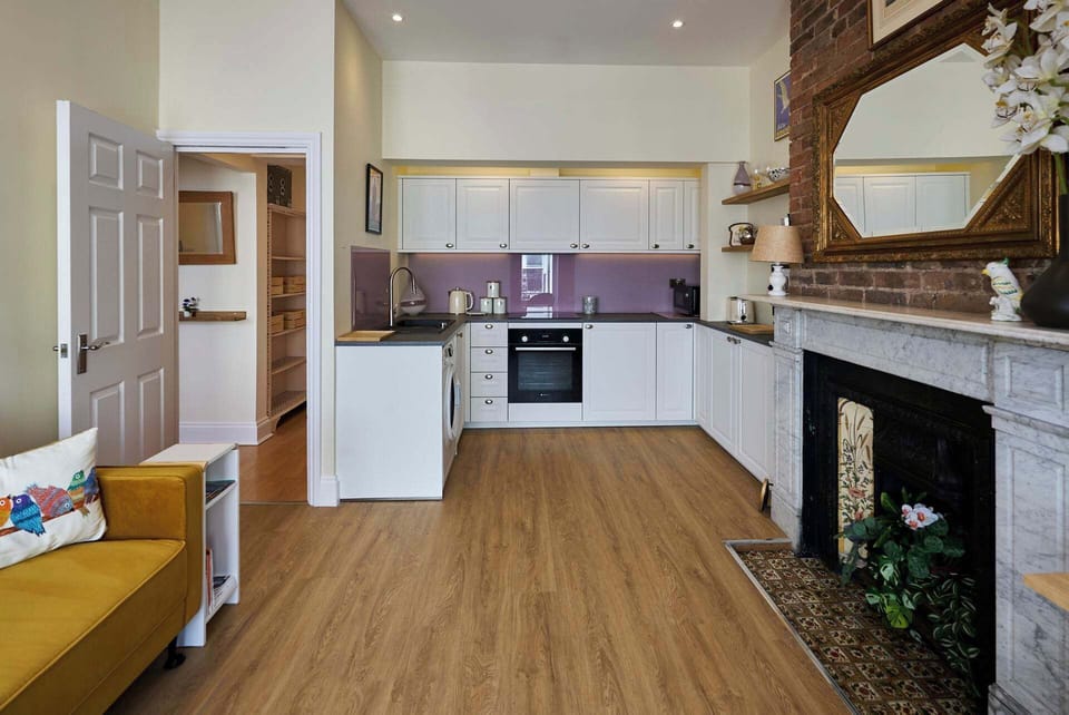 Host & Stay - Cosy Retreat @ Sealanes, Brighton