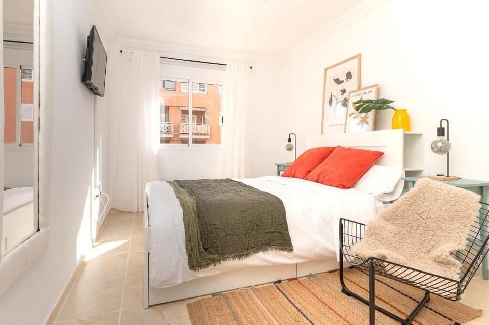 Deluxe Apartment | Down comforters, iron/ironing board, cribs/infant beds, free WiFi