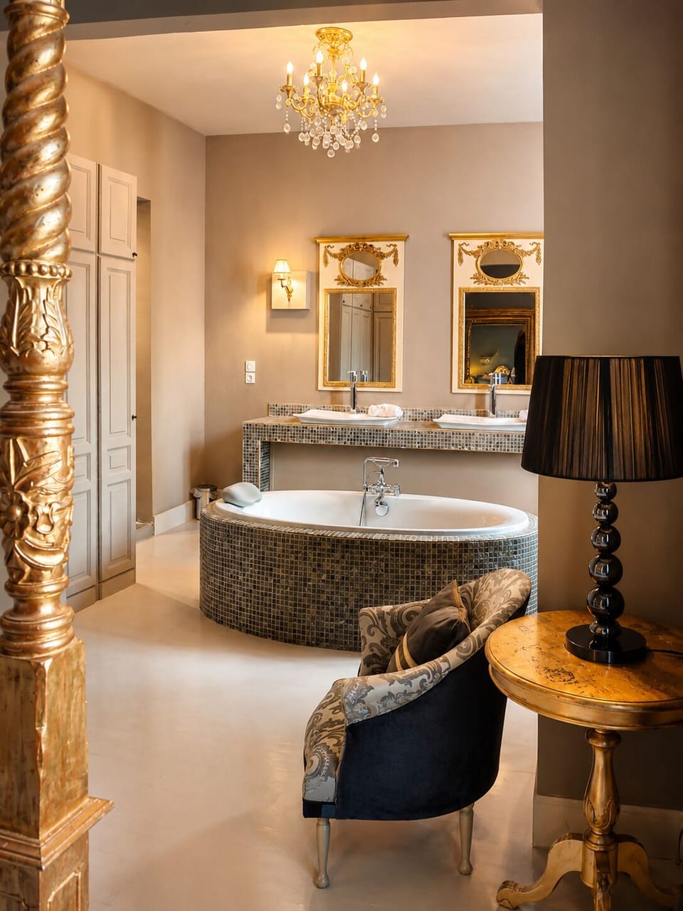 Deluxe Suite, 2 Bathrooms, Courtyard View | Bathroom | Hair dryer, towels, soap, shampoo