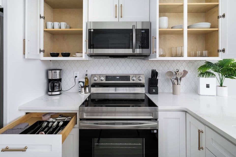 Full kitchen