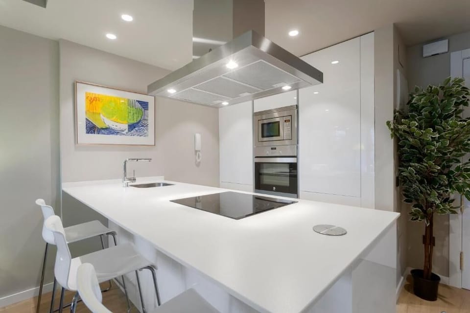 Superior Apartment, Balcony, City View | Private kitchen | Electric kettle, toaster