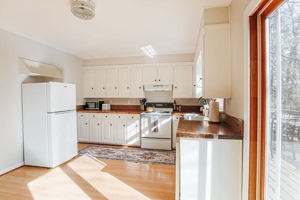 Fully equipped kitchen